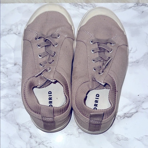 Torrid tan Minimalist Sneakers size 7WW - Picture 4 of 8